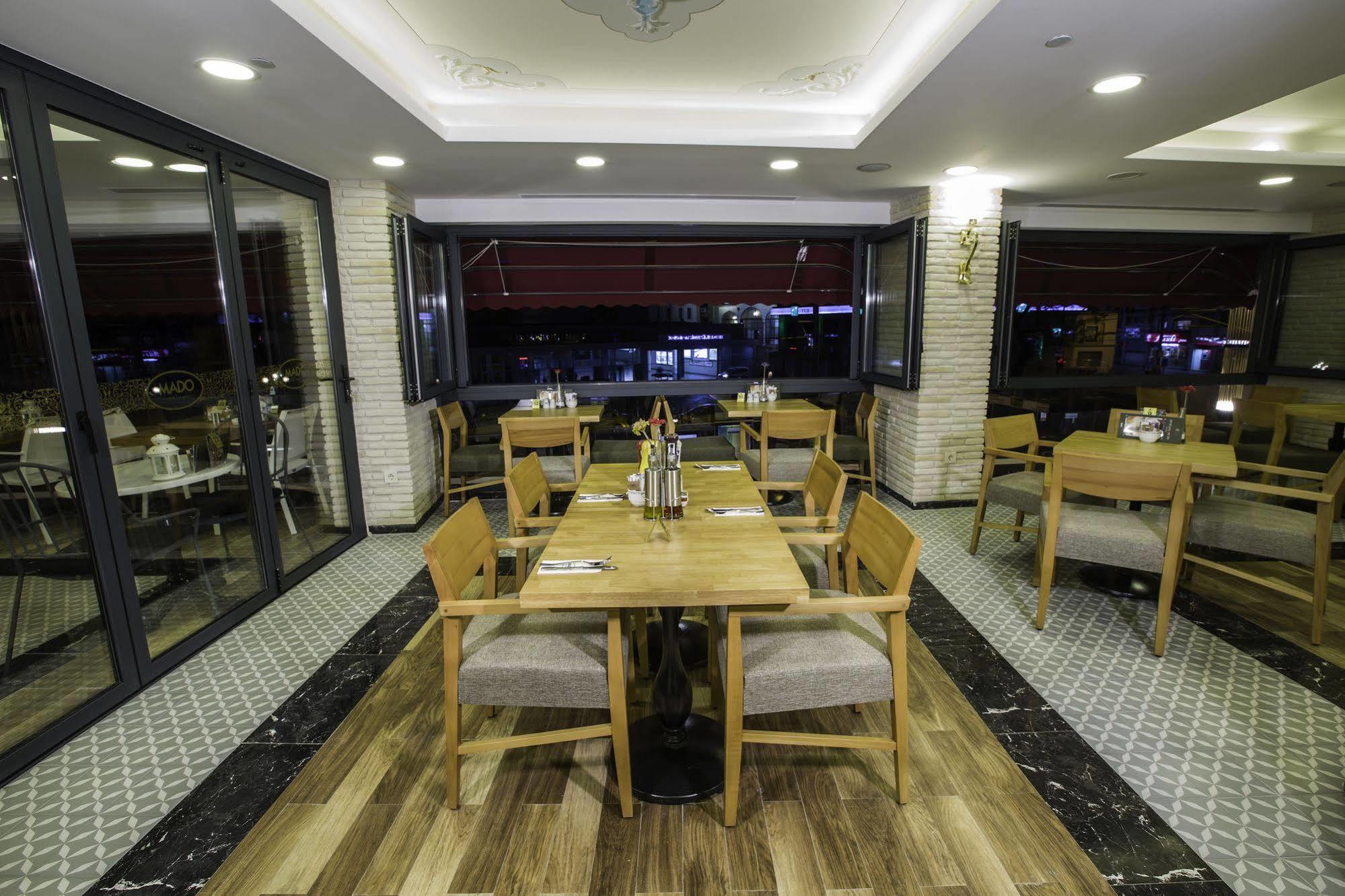 Hotel Phosphorion Istanbul Exterior foto Restaurant