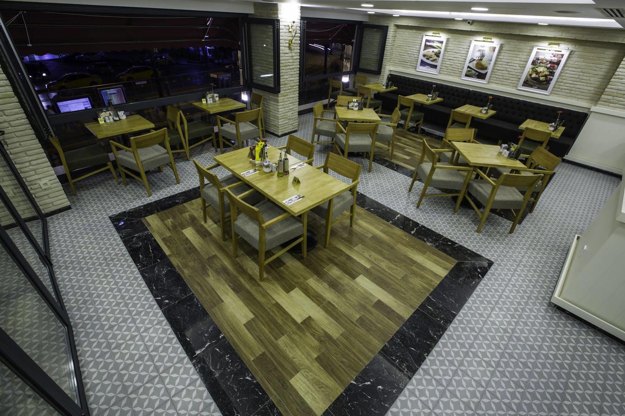 Hotel Phosphorion Istanbul Exterior foto Interior of a restaurant