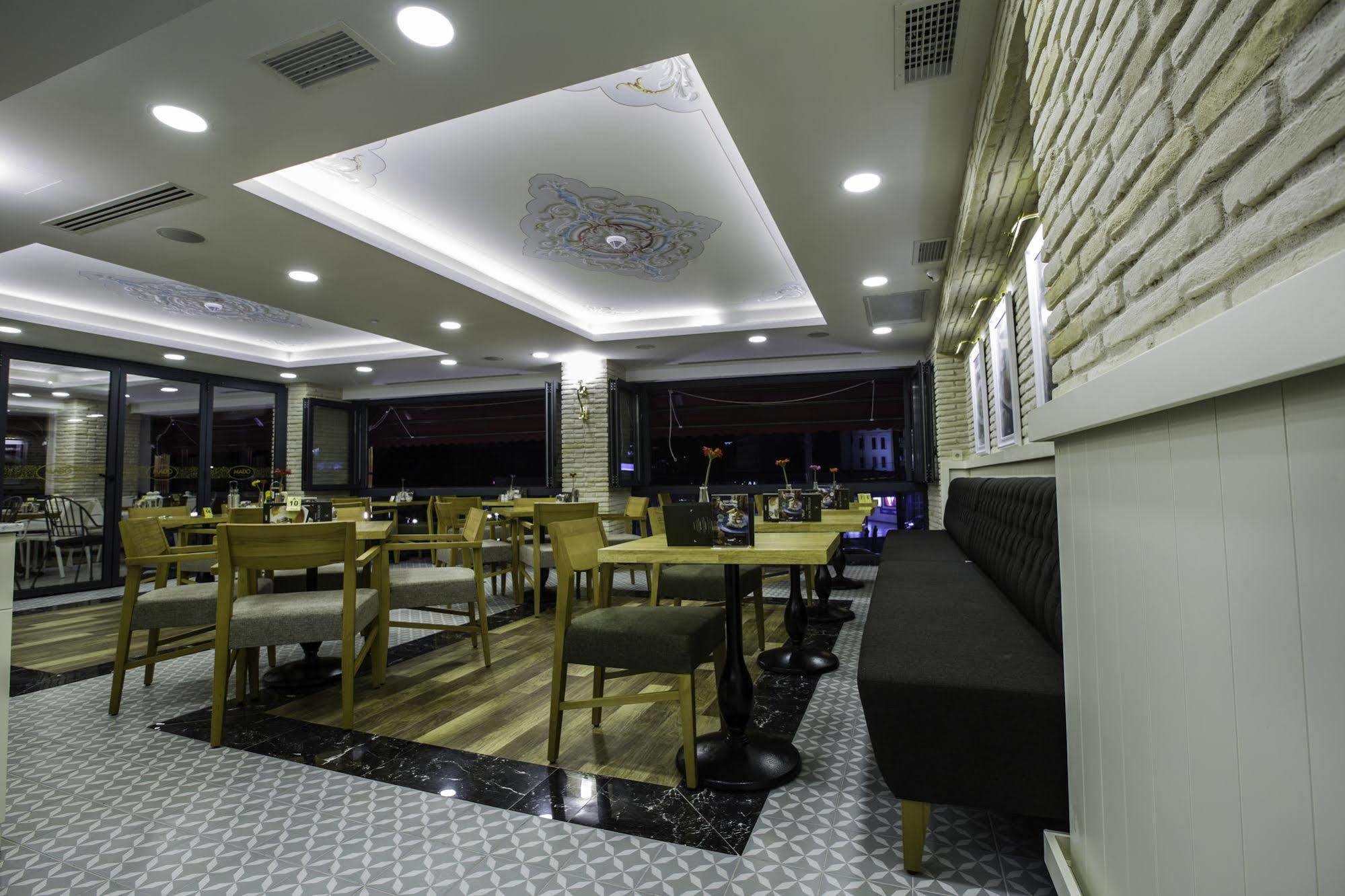Hotel Phosphorion Istanbul Exterior foto Interior of a restaurant in the hotel