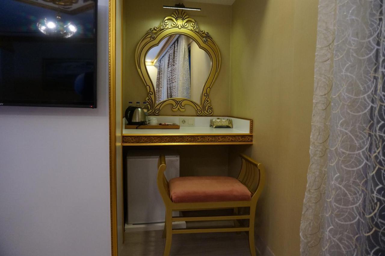 Hotel Phosphorion Istanbul Exterior foto A dressing table in a hotel room